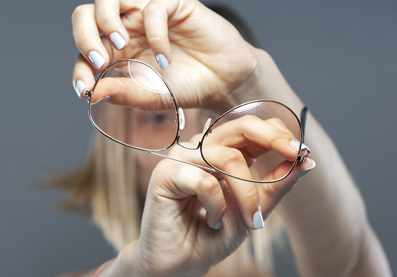 Chica con gafas